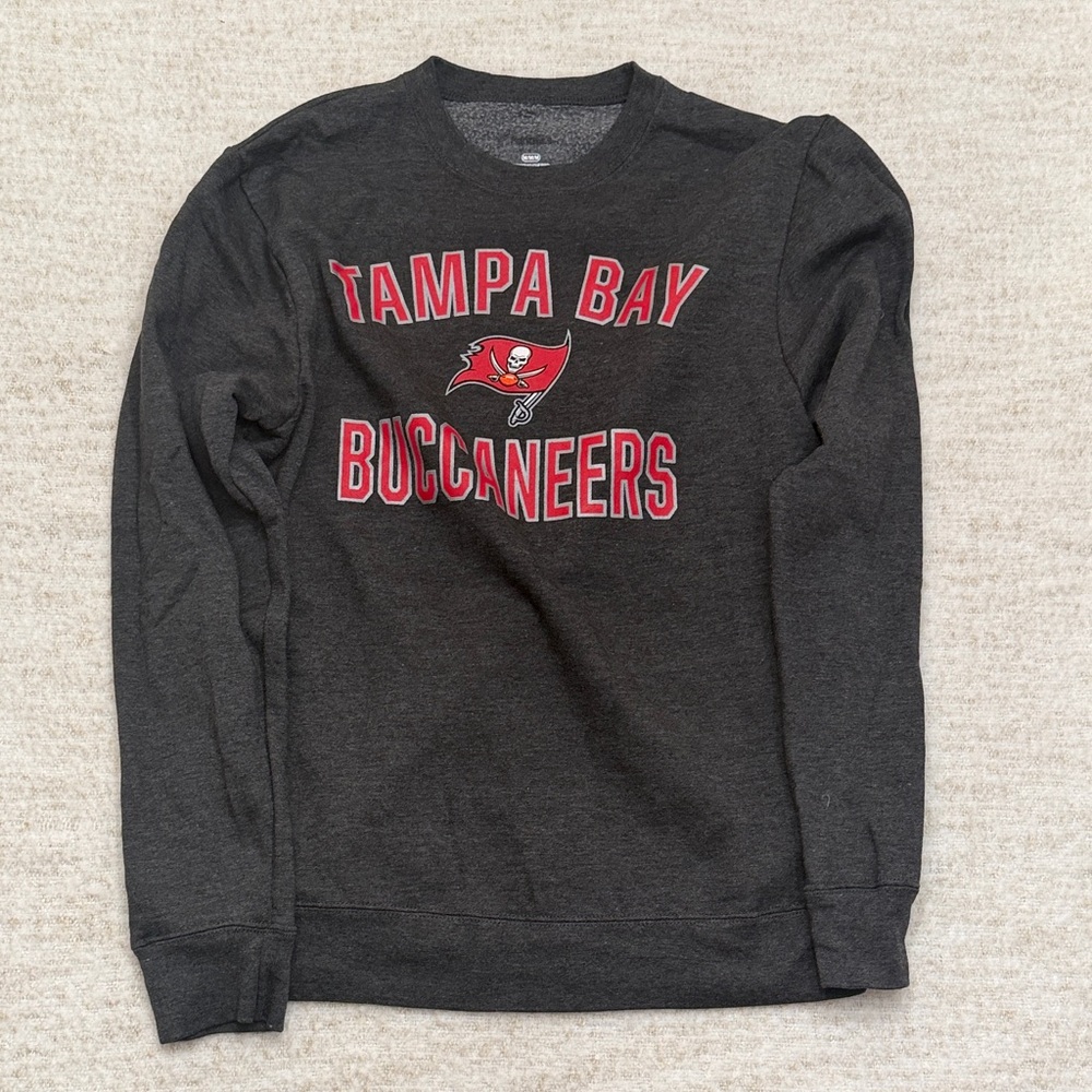 tampa bay buccaneers crewneck